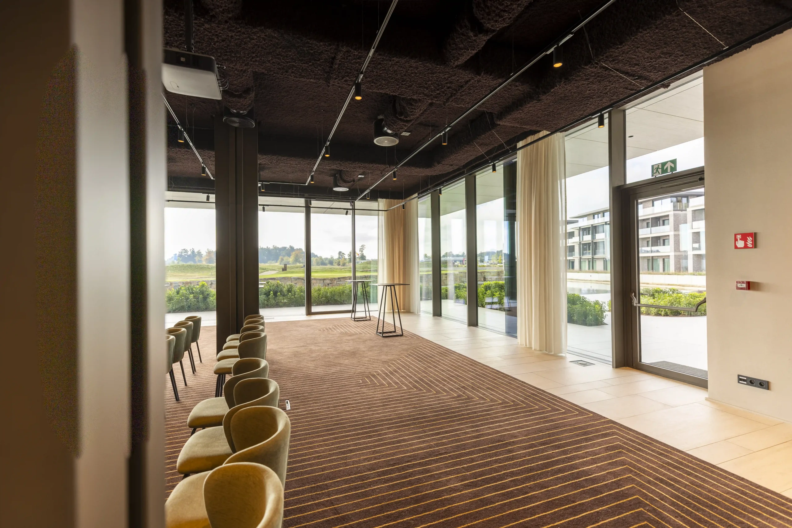 the_serpentine_radisson