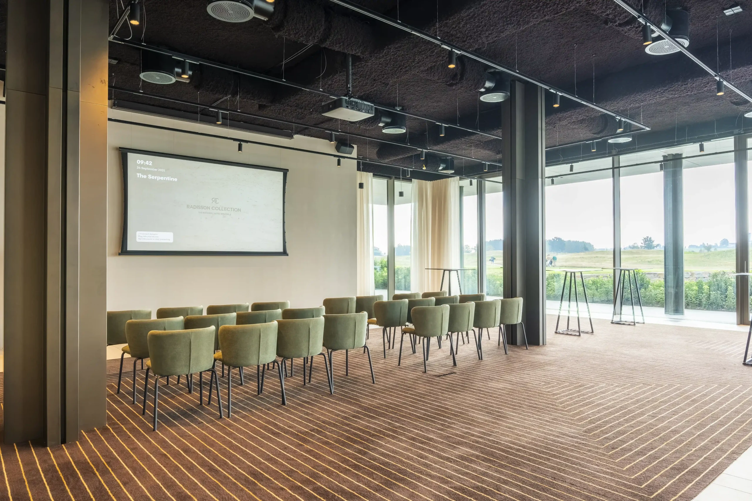 the_serpentine_radisson