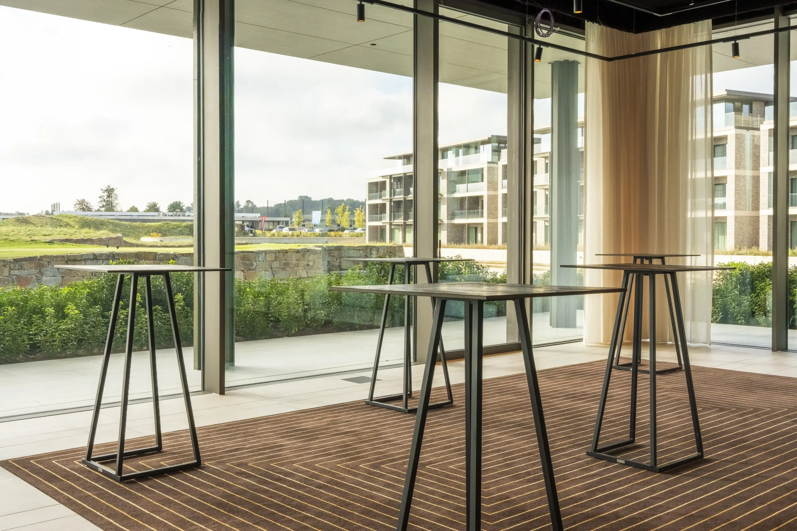 the_serpentine_radisson