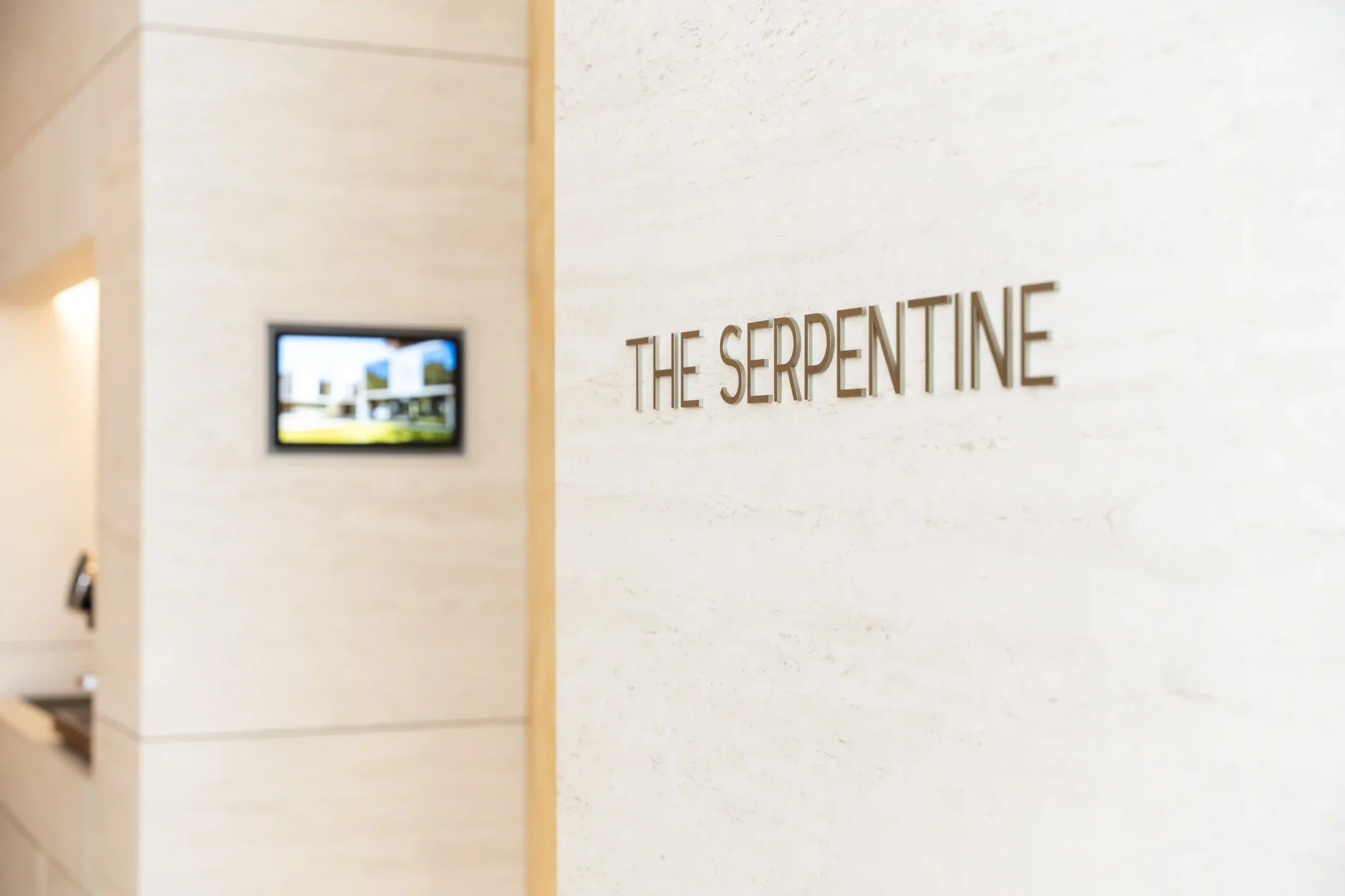 the_serpentine_radisson