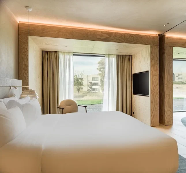 Radisson Collection The National Hotel, Brussels incarne le luxe contemporain. Avec ses 150 chambres et suites élégantes